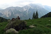 89 Altro bel pianoro con omino in vista che segnala il sentiero